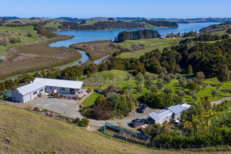 Photo of property in 241d Heatley Road, Whakapirau, Maungaturoto, 0583