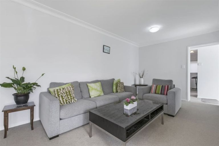 Photo of property in 2/1 Hemsway Place, Sunnyhills, Auckland, 2010