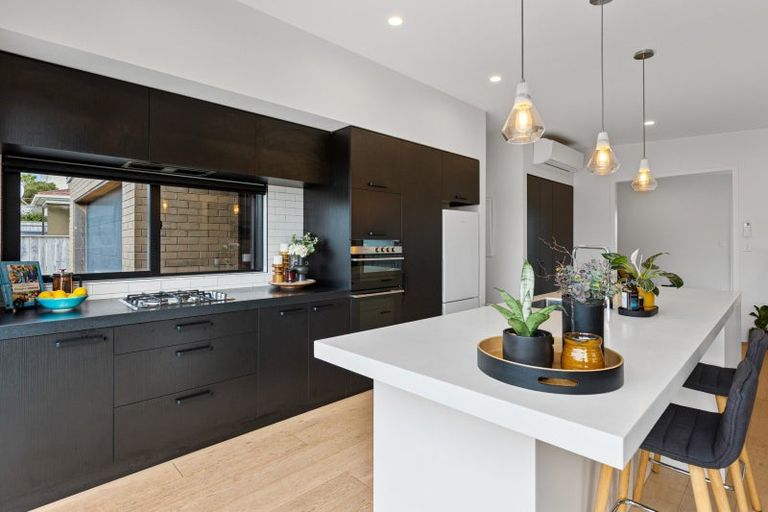 Photo of property in 1156a South Road, Oakura, 4314