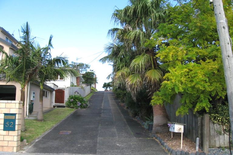 Photo of property in 54 Howard Road, Northcote, Auckland, 0627