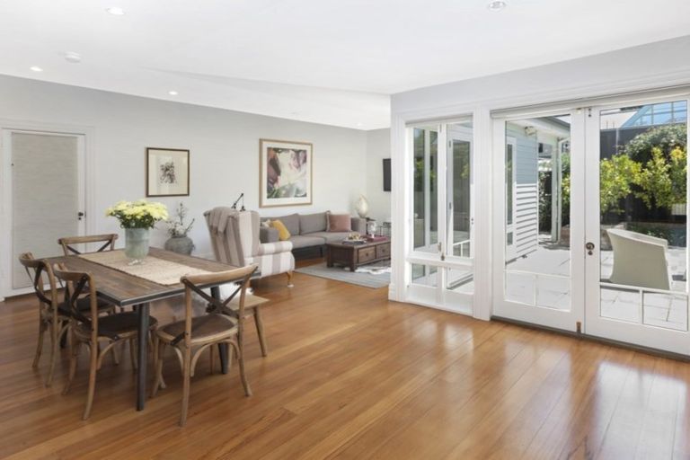 Photo of property in 29 Glandovey Road, Fendalton, Christchurch, 8052