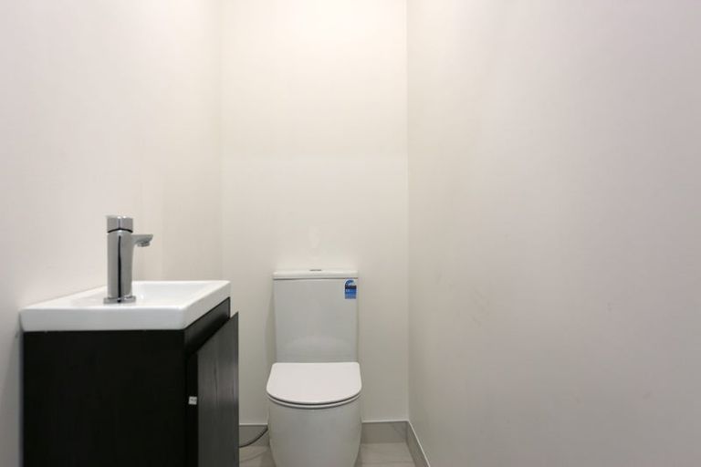 Photo of property in 13a King Richard Place, Browns Bay, Auckland, 0630