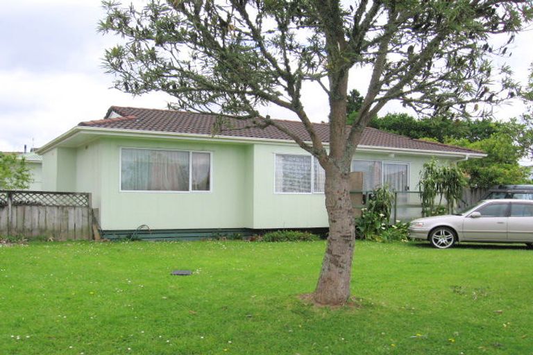Photo of property in 15 Selak Place, Glen Eden, Auckland, 0602
