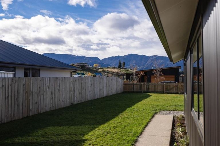 Photo of property in 5 Edna Lane, Lake Hawea, Wanaka, 9382