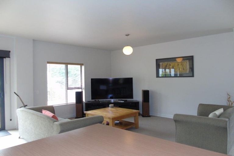 Photo of property in 7 Rarangi Way, Owhiro Bay, Wellington, 6023