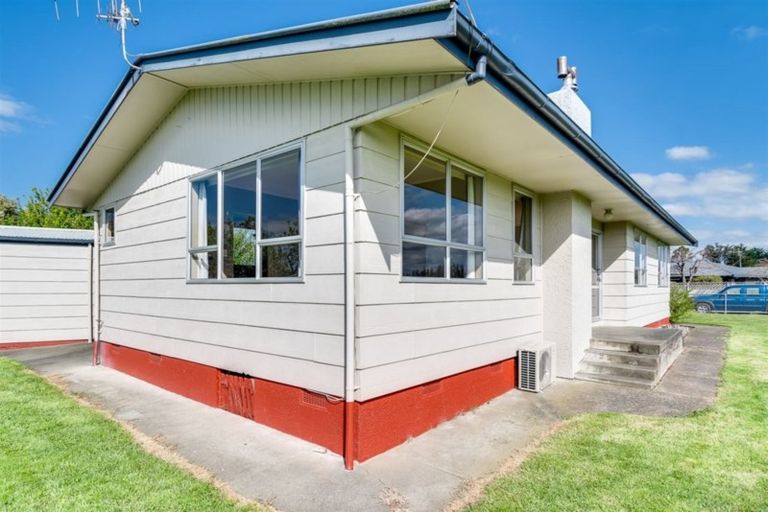 Photo of property in 1 Winlove Crescent, Waipukurau, 4200