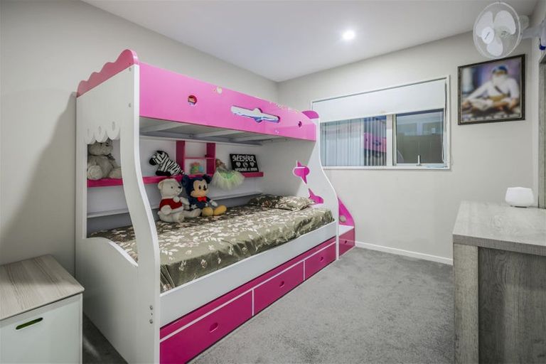 Photo of property in 12 Hard Beech Street, Takanini, 2110