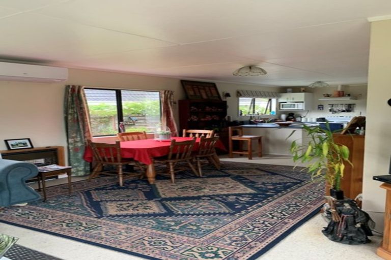 Photo of property in 54 Te Manuao Road, Otaki, 5512
