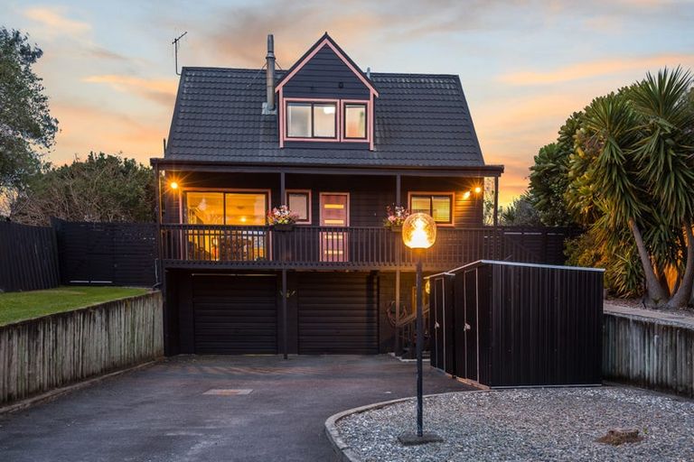 Photo of property in 27 Chums Road, Paraparaumu Beach, Paraparaumu, 5032