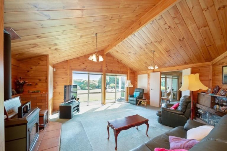 Photo of property in 437 Turuturu Road, Hawera, 4674