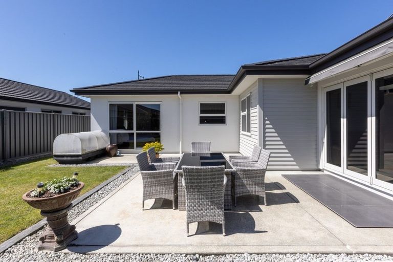 Photo of property in 11 Aoraki Road, Poraiti, Napier, 4112