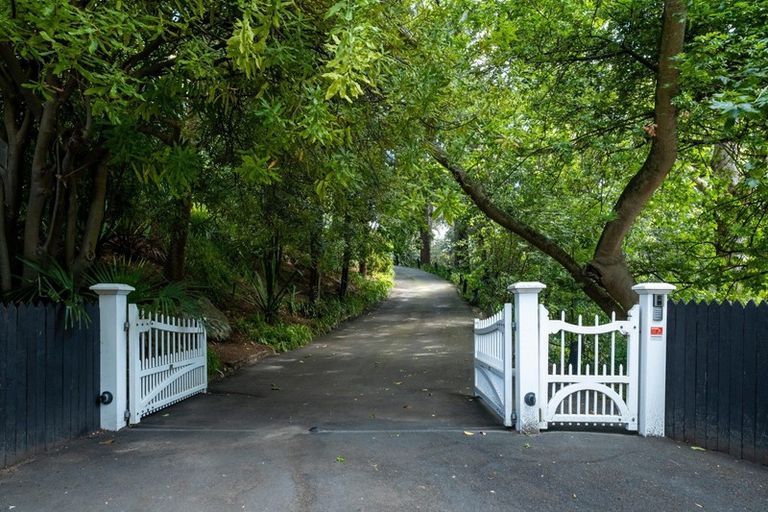 Photo of property in 1 France Road, Bluff Hill, Napier, 4110