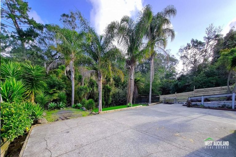 Photo of property in 67 Pine Avenue, Henderson, Auckland, 0612