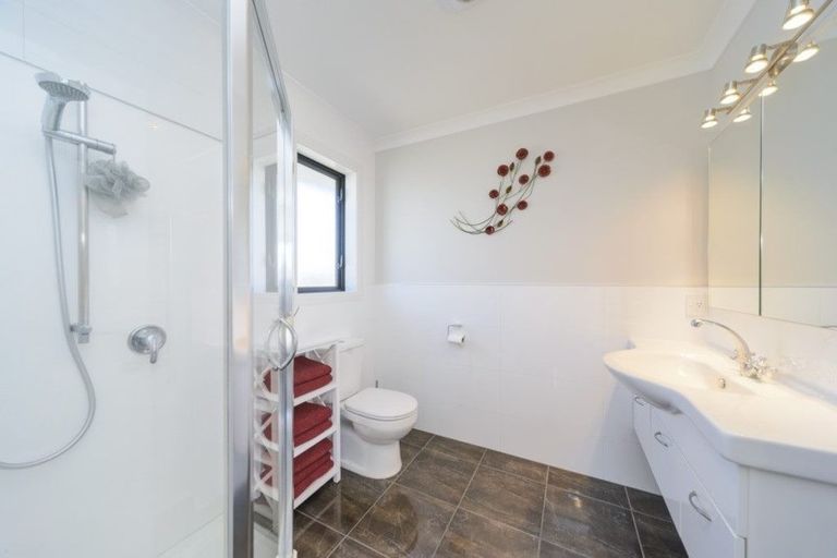 Photo of property in 25 Trump Place, Kelvin Grove, Palmerston North, 4414