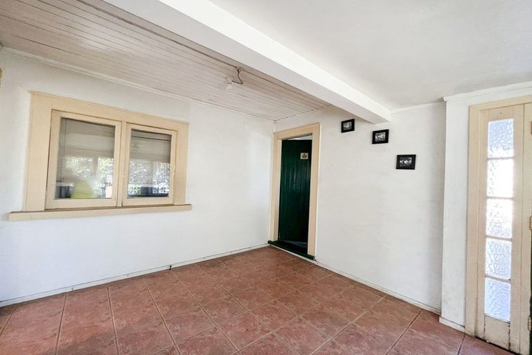 Photo of property in 16 Rimu Street, New Lynn, Auckland, 0600