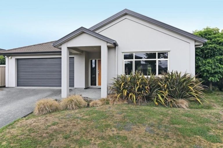 Photo of property in 16 Russell Robertson Drive, Havelock North, 4130
