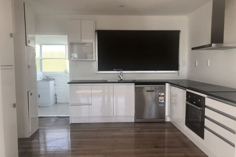 Photo of property in 61 Ocean View Road, Hillcrest, Auckland, 0627