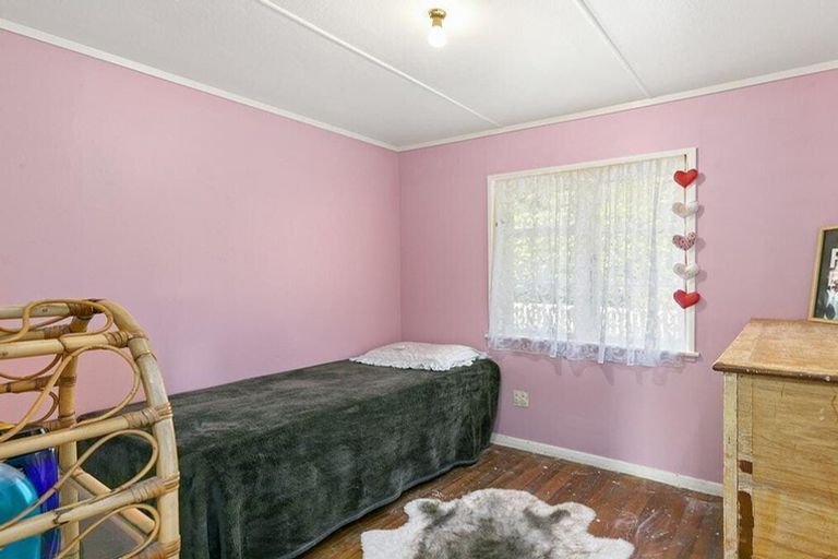 Photo of property in 24 Korau Grove, Stokes Valley, Lower Hutt, 5019