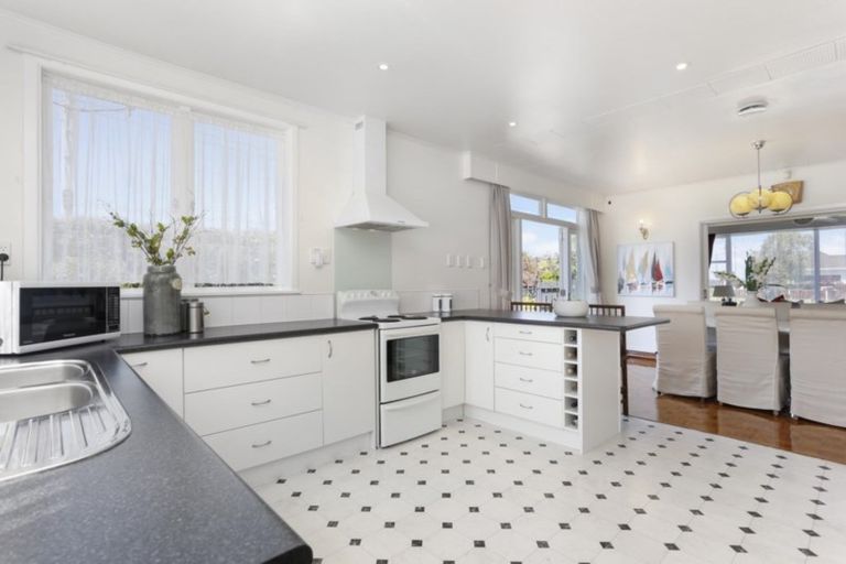 Photo of property in 1/5 Wellesley Road, Mangere Bridge, Auckland, 2022