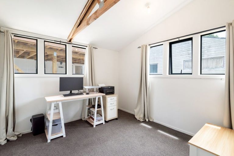 Photo of property in 1/17 Stanley Road, Glenfield, Auckland, 0629