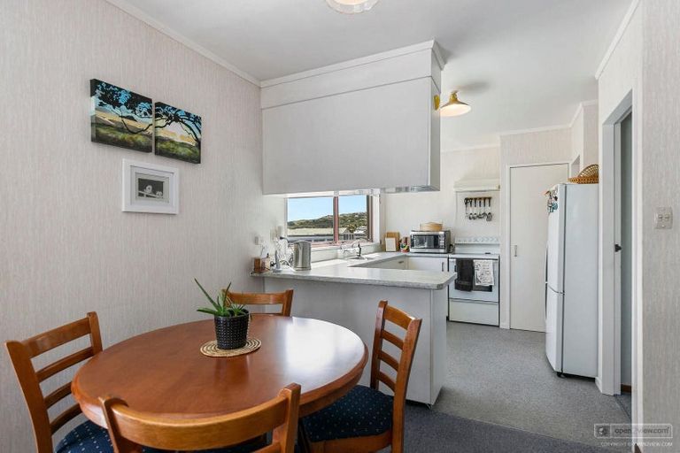 Photo of property in 2 Phillip Street, Johnsonville, Wellington, 6037