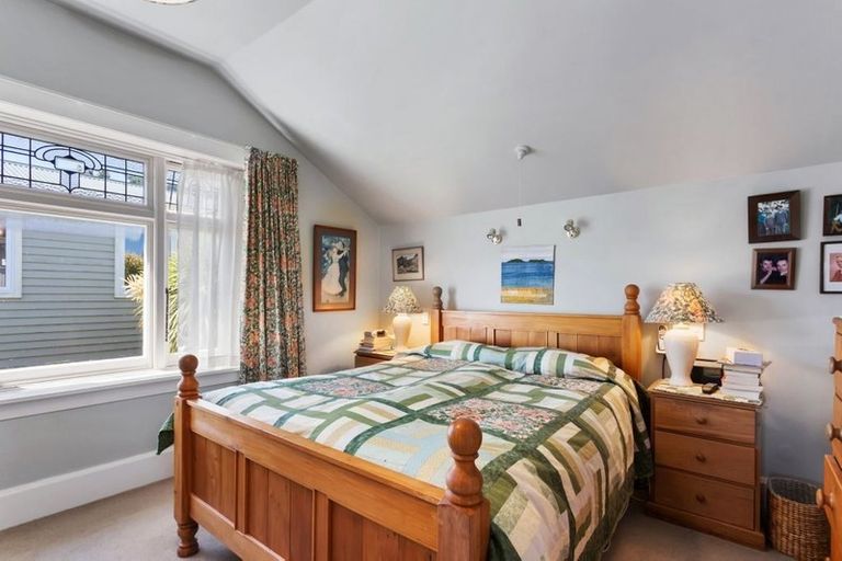 Photo of property in 82 Hackthorne Road, Cashmere, Christchurch, 8022