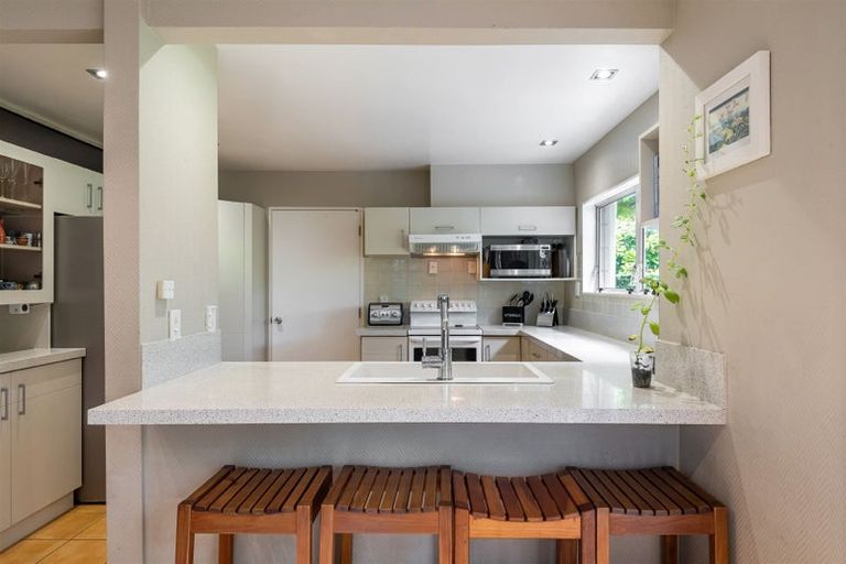 Photo of property in 3 Augusta Place, Forrest Hill, Auckland, 0620