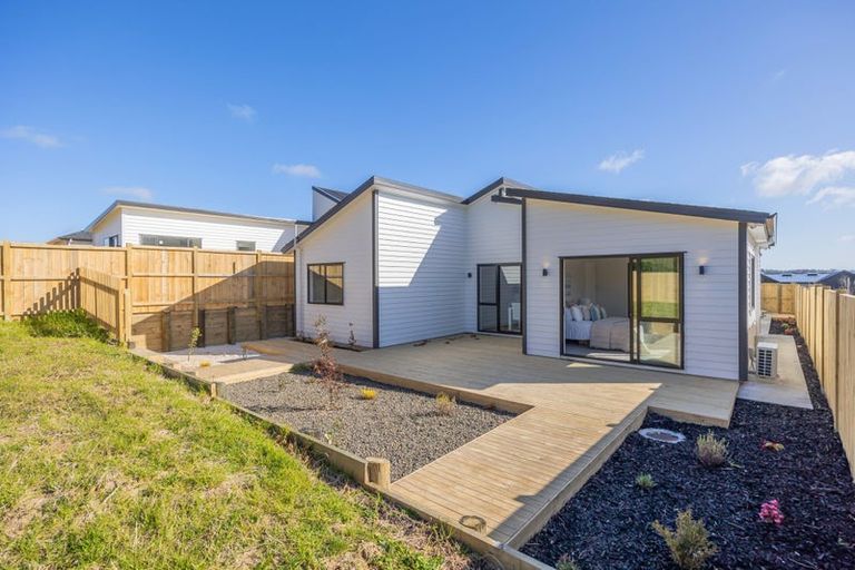 Photo of property in 30 Paihere Street, Huapai, Kumeu, 0810