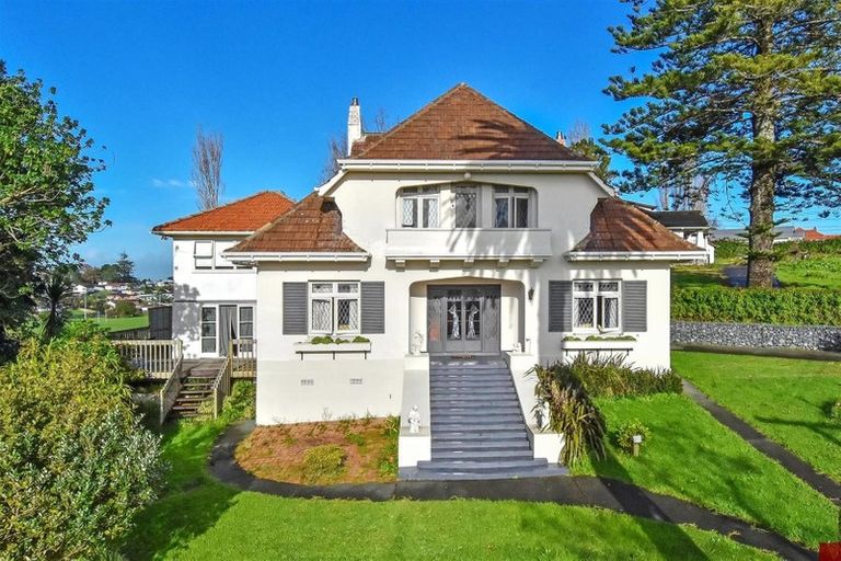 Photo of property in 6 Peverill Crescent, Papatoetoe, Auckland, 2025