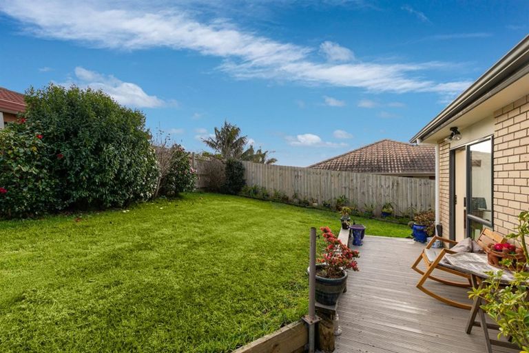 Photo of property in 15 Westglen Place, Ranui, Auckland, 0612
