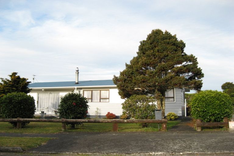 Photo of property in 8 Fairbank Avenue, Stratford, 4332