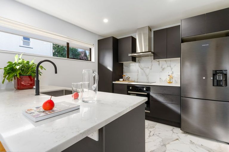 Photo of property in 3 Phoenix Avenue, Hokowhitu, Palmerston North, 4410