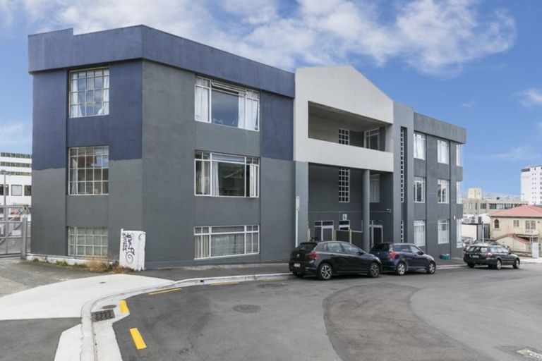Photo of property in 8b Lipman Street, Mount Victoria, Wellington, 6011