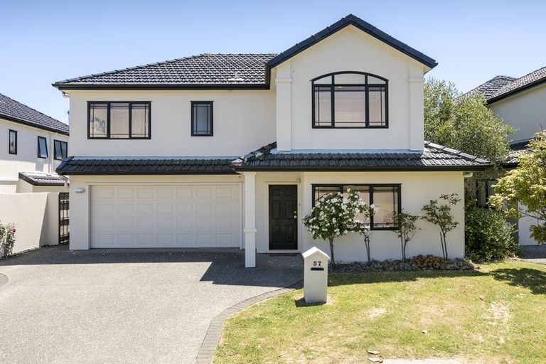 Photo of property in 57 Carousel Crescent, East Tamaki Heights, Auckland, 2016
