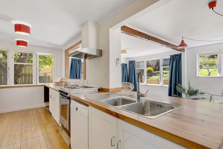 Photo of property in 126 Dimock Street, Titahi Bay, Porirua, 5022