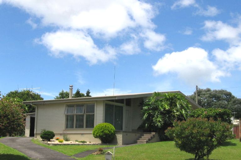 Photo of property in 100 Holly Street, Avondale, Auckland, 1026