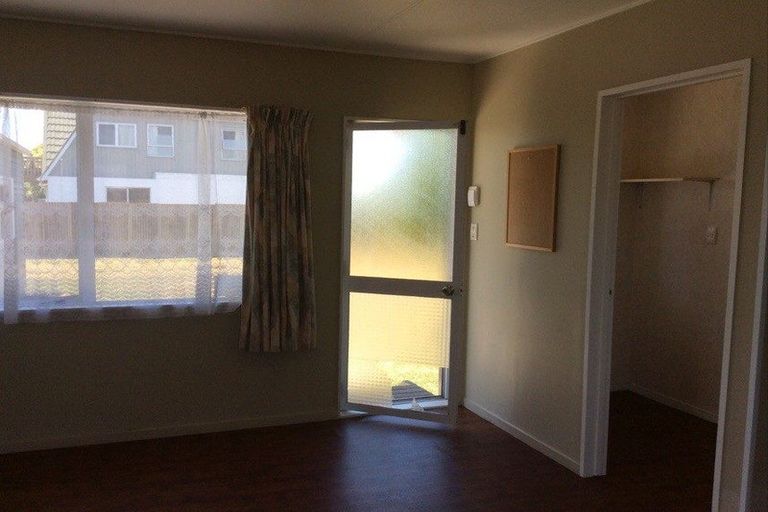 Photo of property in 11 Chatsworth Place, Highbury, Palmerston North, 4412