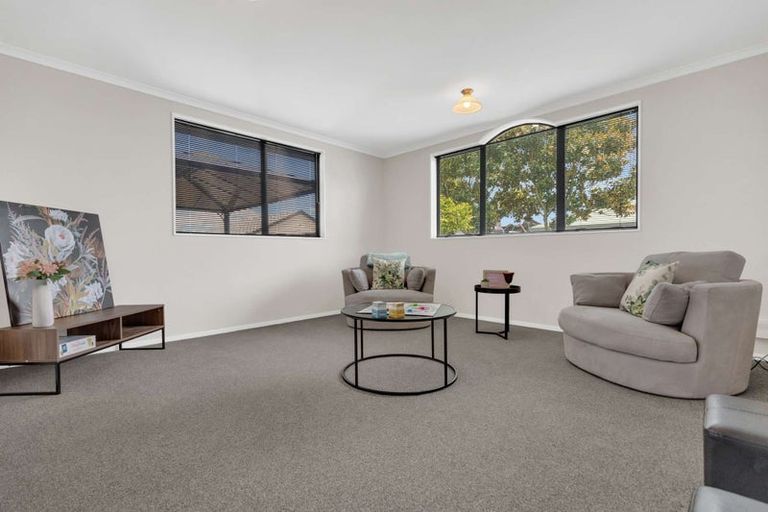 Photo of property in 38 Diomede Glade, Flagstaff, Hamilton, 3210