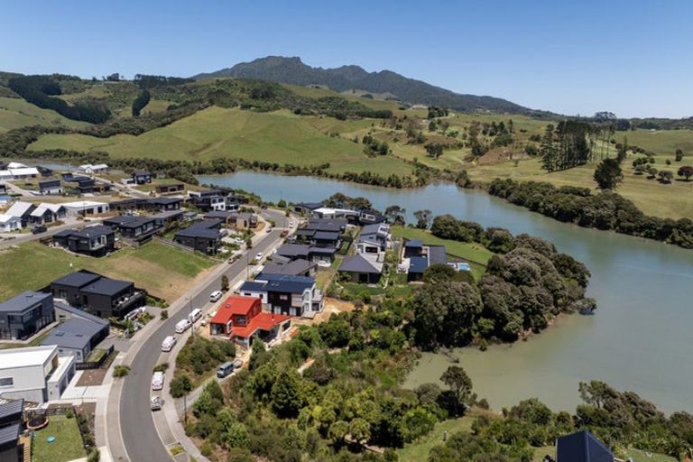 Photo of property in 25 Omahina Street, Raglan, 3225