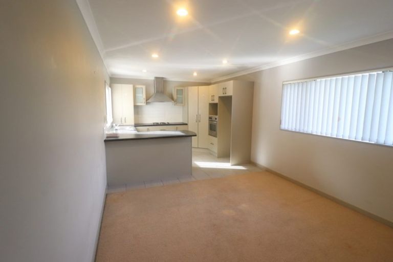 Photo of property in 45 Helleur Road, Massey, Auckland, 0614