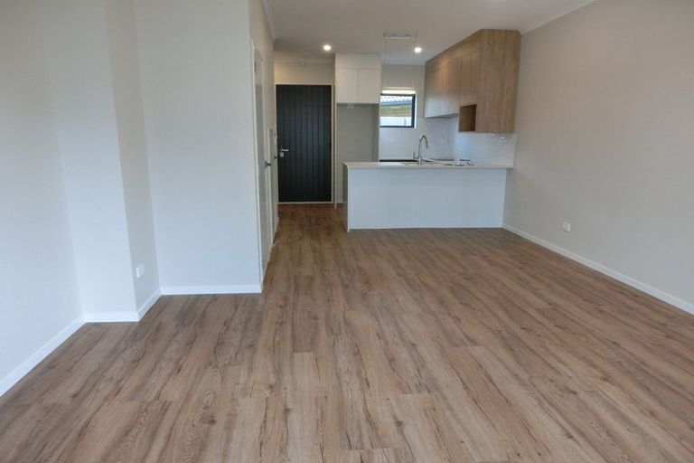 Photo of property in 8/66 Swanson Road, Henderson, Auckland, 0610