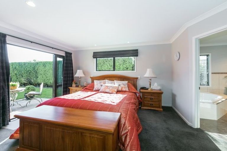 Photo of property in 17 Merlot Drive, Greenmeadows, Napier, 4112