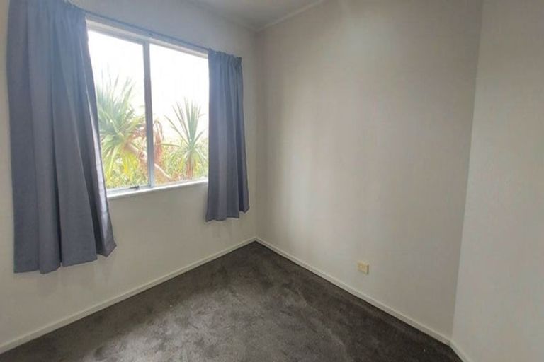 Photo of property in 825 Chapel Road, Shamrock Park, Auckland, 2016