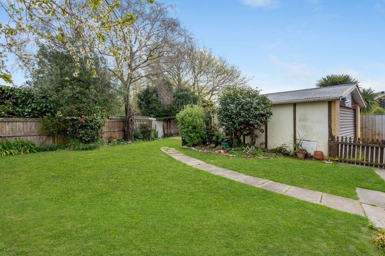 Photo of property in 126 Warren Crescent, Hillmorton, Christchurch, 8025