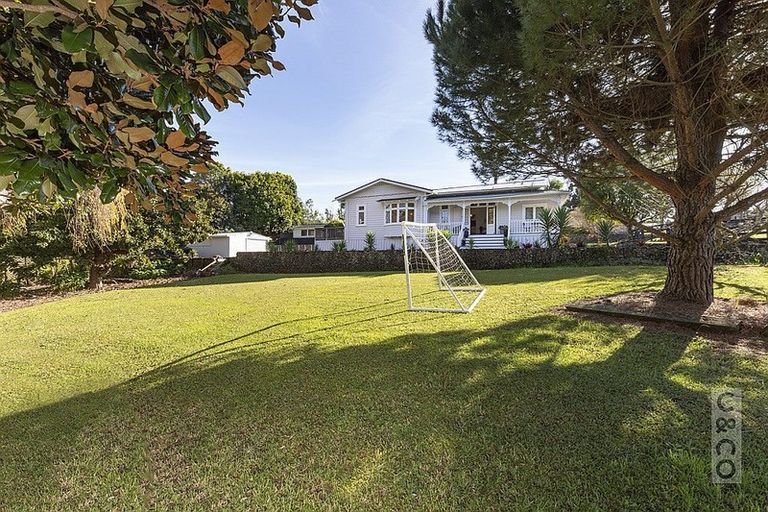 Photo of property in 30-32 Great North Road, Riverhead, 0820