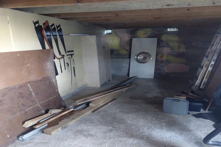 Photo of property in 32 Arapiko Street, Johnsonville, Wellington, 6037