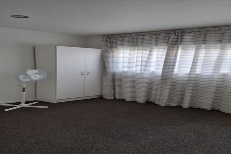 Photo of property in 237 Sunset Road, Sunnynook, Auckland, 0632