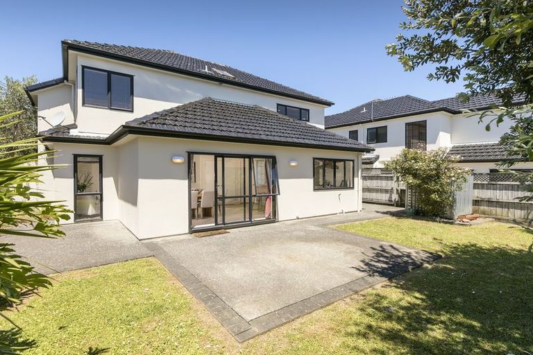 Photo of property in 57 Carousel Crescent, East Tamaki Heights, Auckland, 2016