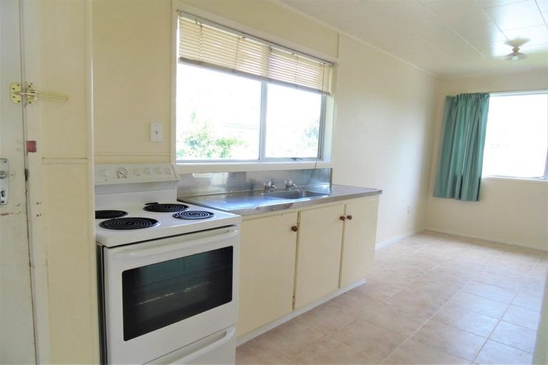 Photo of property in 372 East Coast Road, Sunnynook, Auckland, 0630