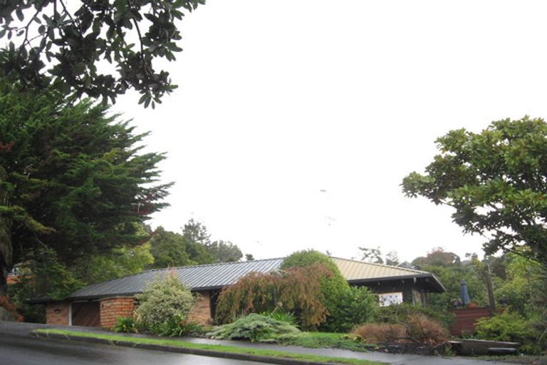 Photo of property in 4 Montressor Place, Howick, Auckland, 2014